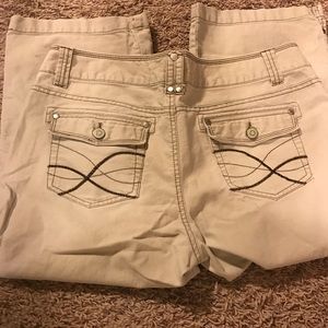 Maurice's brand khaki capris size 11/12